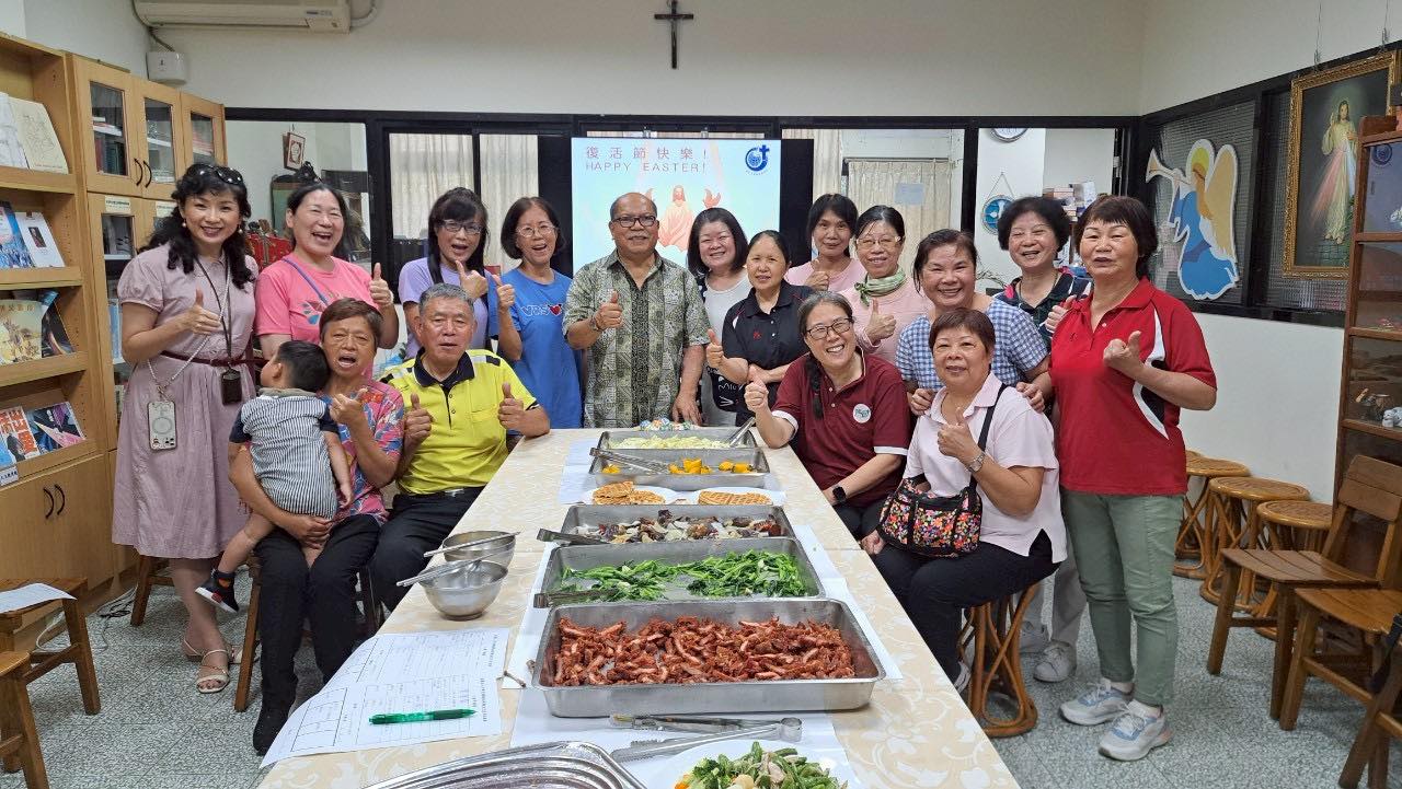 2025/4/22 復活節 工友共融 地點SF134 人數:25人 復活節共融聚餐,發放復活蛋, 祝福大家復活節快樂! 2025/4/22 復活節 工友共融 地點SF134 人數:25人 復活節共融聚餐,發放復活蛋, 祝福大家復活節快樂!